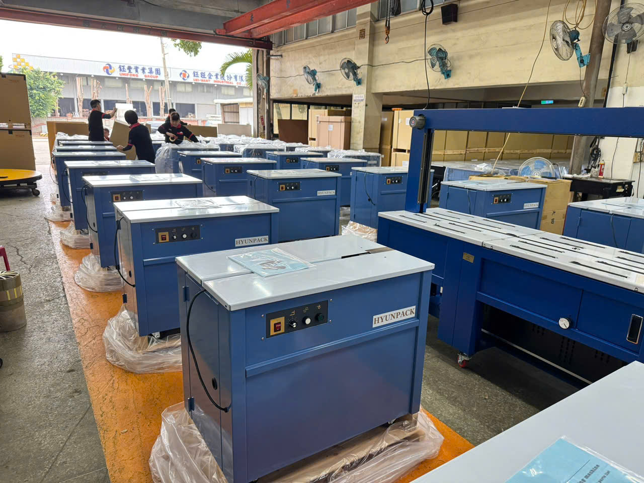 Máy đóng đai pallet tự động