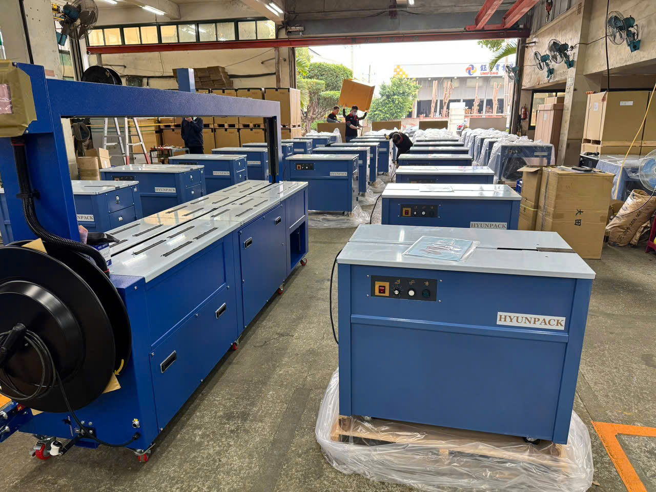 Máy đóng đai pallet tự động