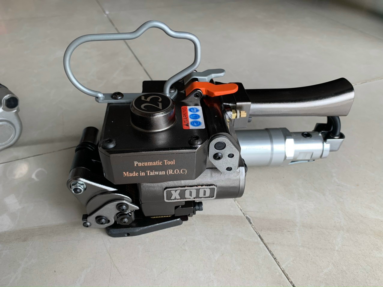 máy đai kiện hàng cầm tay