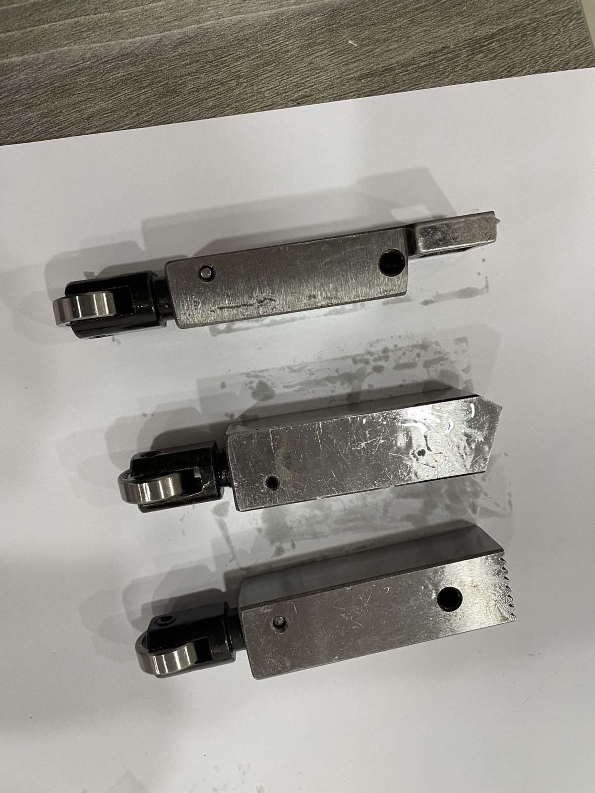 Dao cắt máy đóng đai thùng