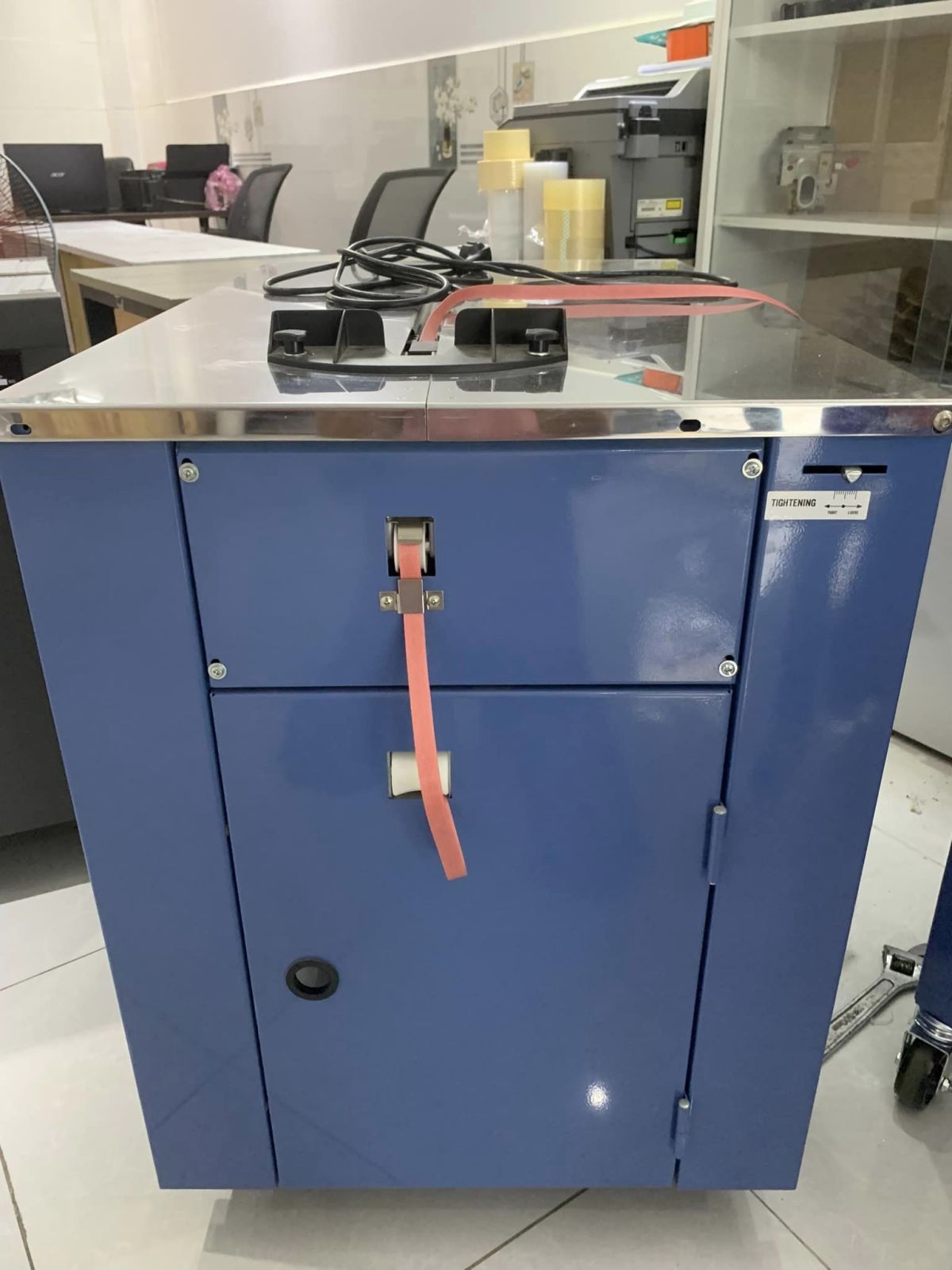 Máy đóng đai bán tự động