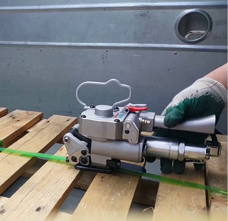 Máy đóng đai nhựa dùng khí nén