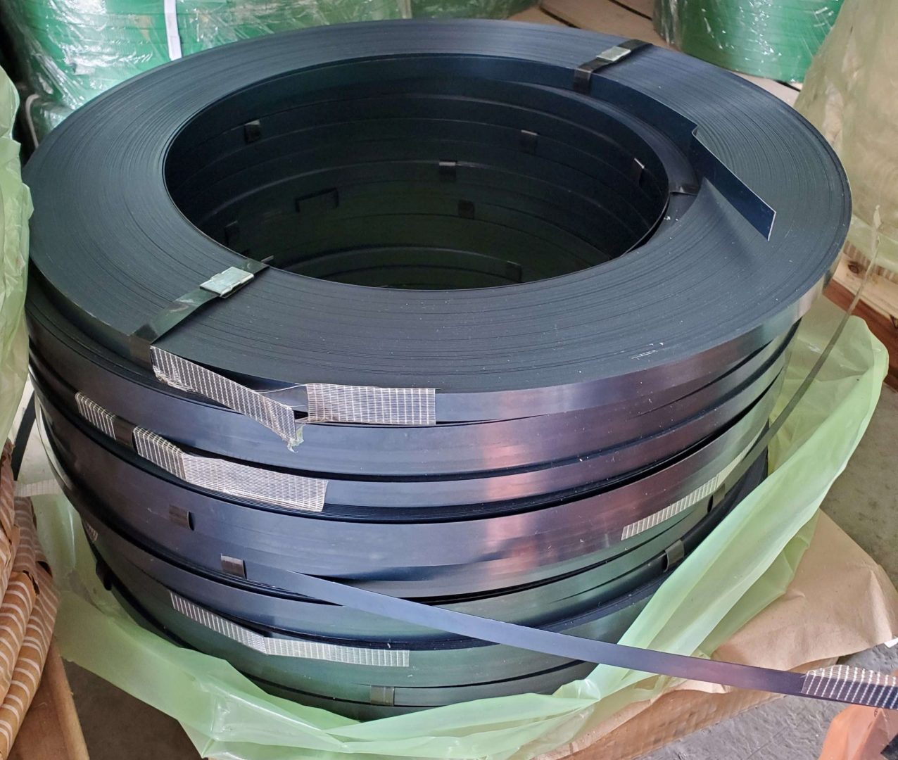 Dây đai thép xanh chống gỉ dùng ngoài trời