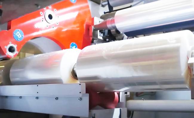 Sự khác biệt giữa màng PVC và màng PE: Loại nào phù hợp hơn cho từng nhu cầu sử dụng?